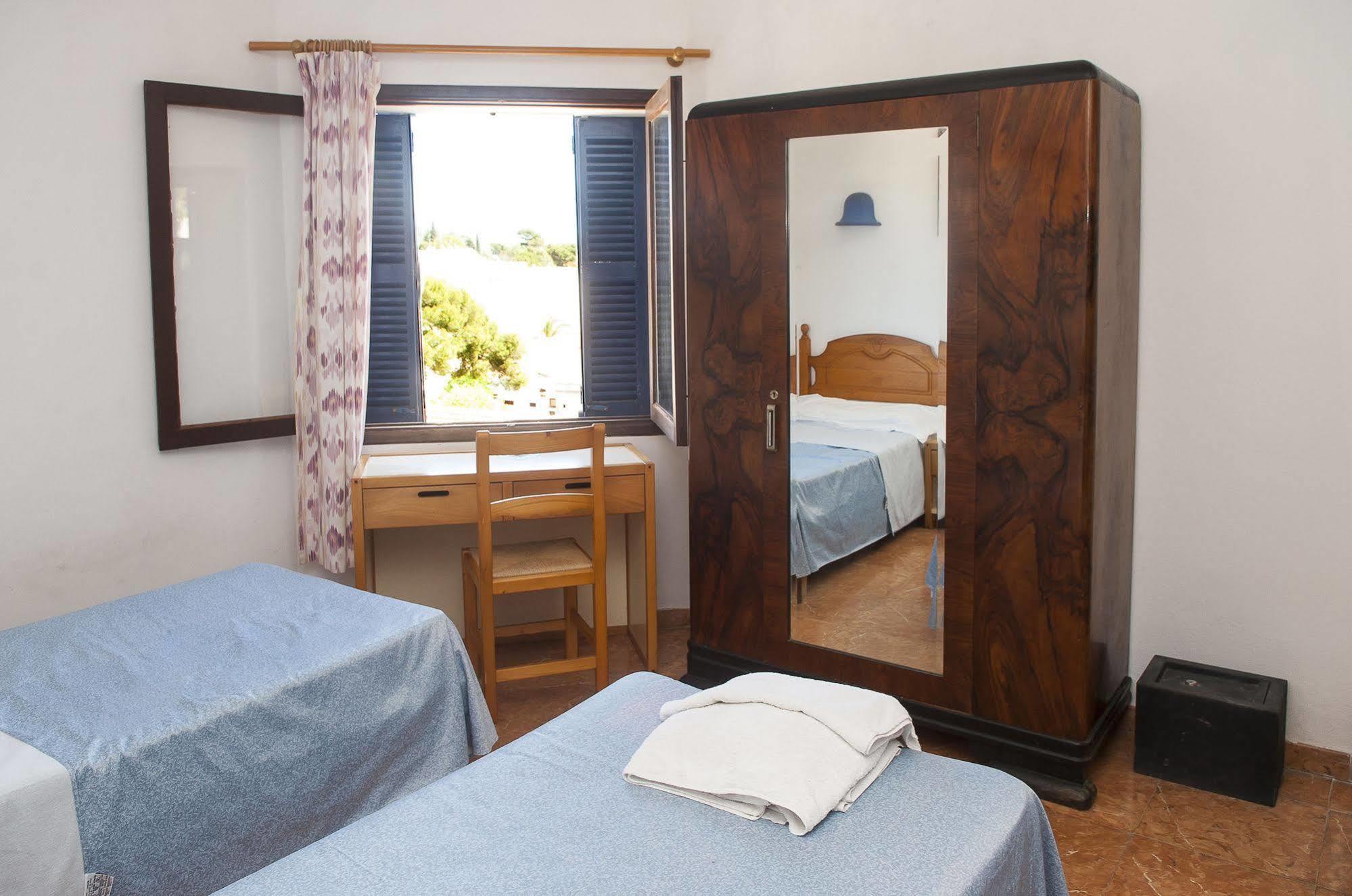 Surfing Concept Hostel Cala Ratjada  Buitenkant foto