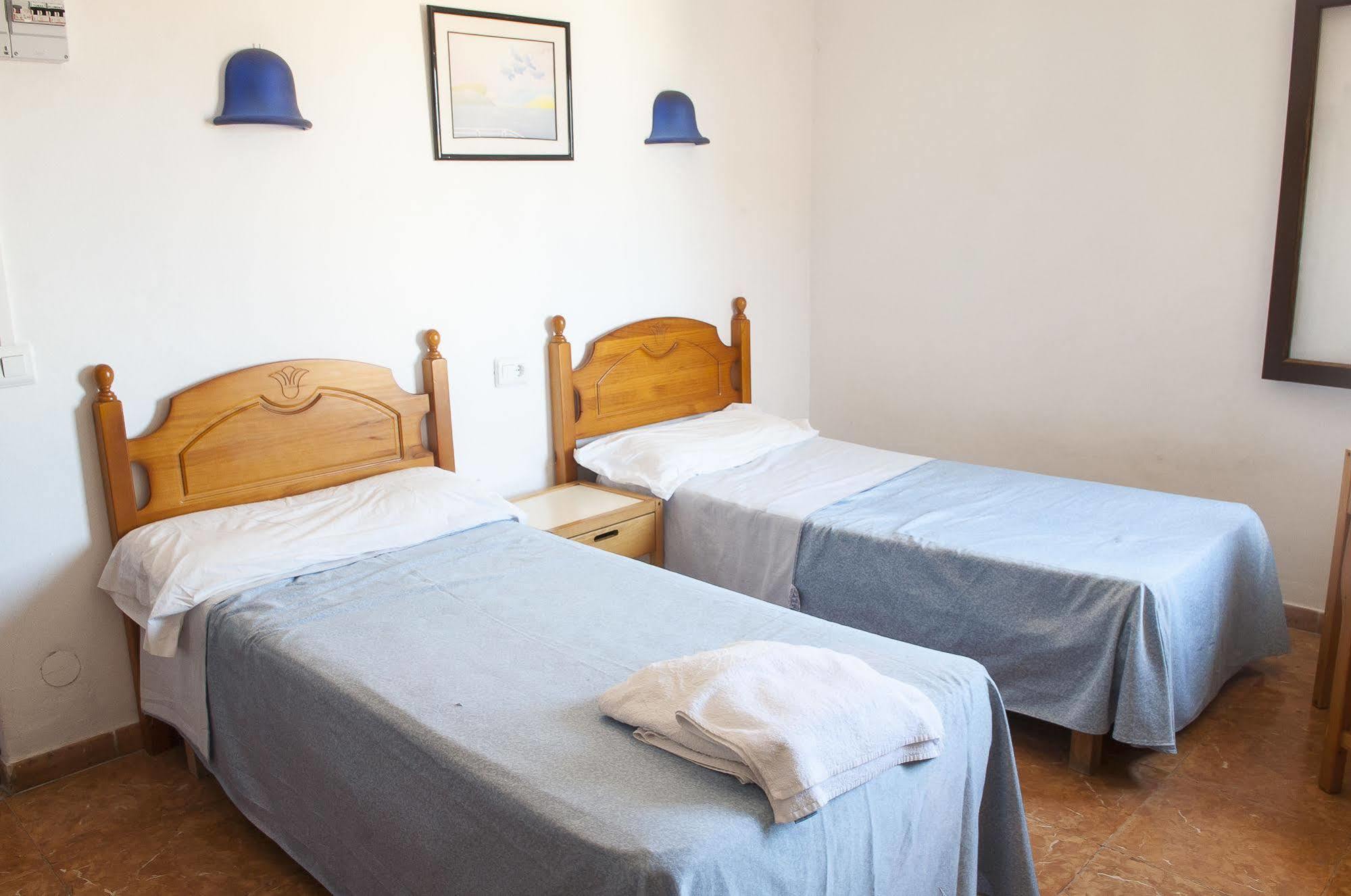 Surfing Concept Hostel Cala Ratjada  Buitenkant foto