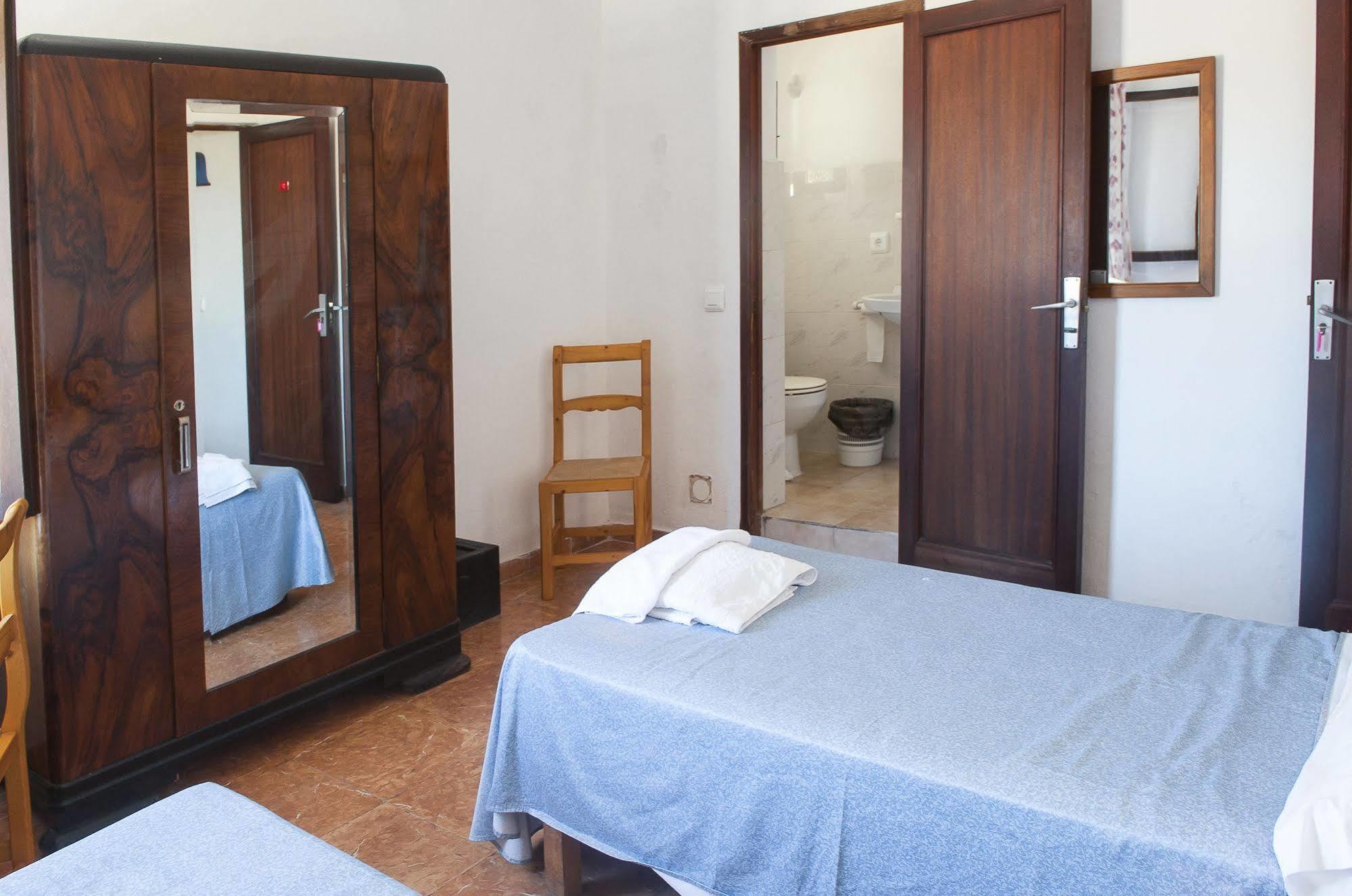 Surfing Concept Hostel Cala Ratjada  Buitenkant foto